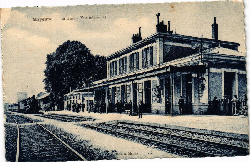 Carte postale ancienne Mayenne-La Gare-Vue intérieure à Mayenne