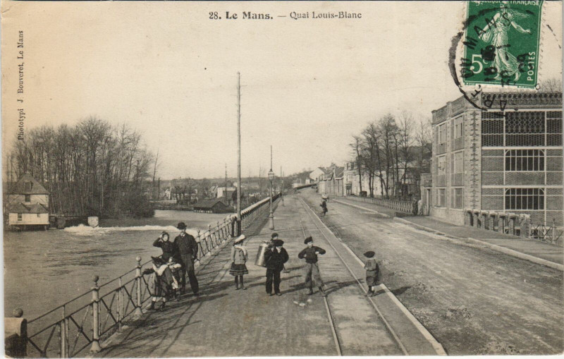 Carte postale ancienne Le Mans Quai Louis-Blanc au Mans