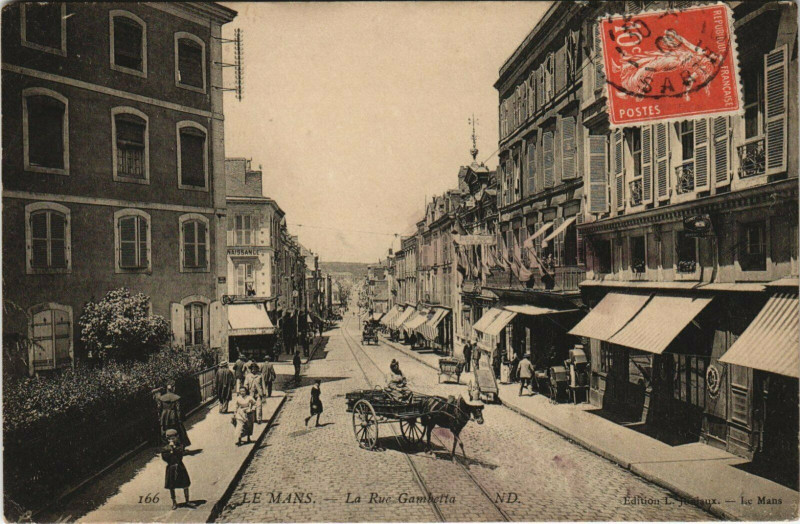 Carte postale ancienne Le Mans Rue Gambetta au Mans