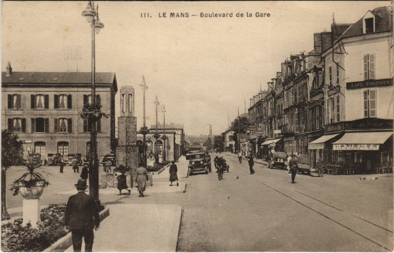 Carte postale ancienne Le Mans Boulevard de la Gare au Mans