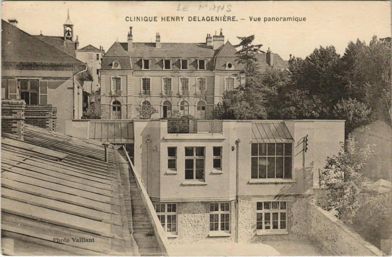 Carte postale ancienne Clinique Henry Delageniere Le Mans Vue panoramique au Mans