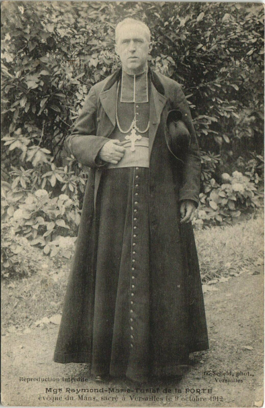 Carte postale ancienne Le Mans Eveque Mgr Raymond-Marie-Turiaf de la Porte au Mans