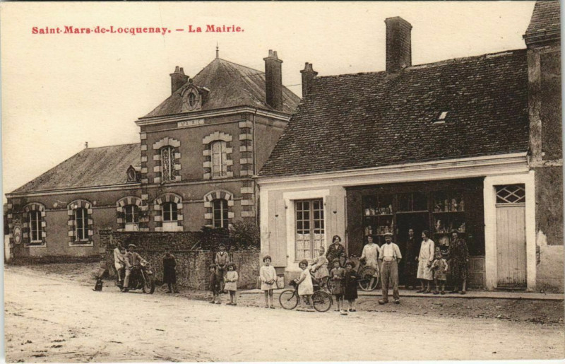 Carte postale ancienne Saint-Mars-de-Locquenay La Mairie à Saint-Mars-de-Locquenay