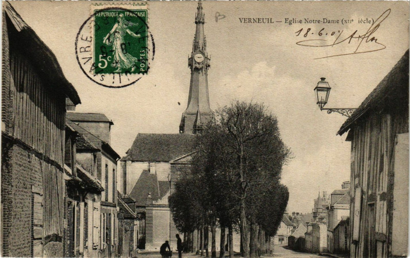 Carte postale ancienne Verneuil - Eglise N.-D (Xii siecle)