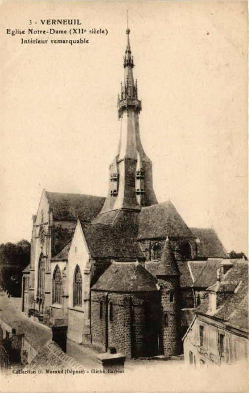 Carte postale ancienne Verneuil - Eglise N.-D (Xii siecle) - Intérieur remarquable