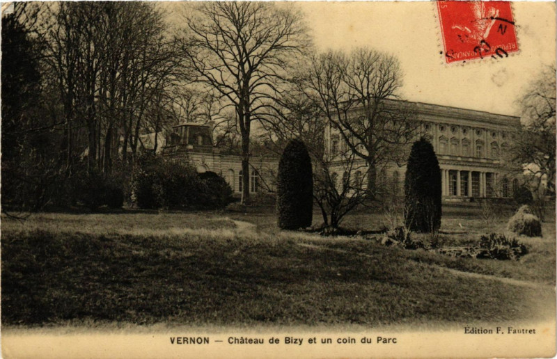 Carte postale ancienne Vernon - Chateau de Bizy et un coin du Parc à Vernon
