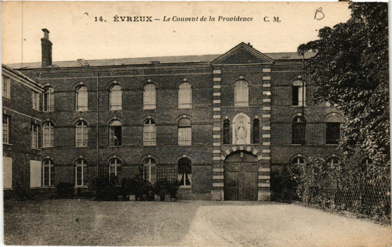 Carte postale ancienne Evreux - Le Couvent de la Providence à Évreux