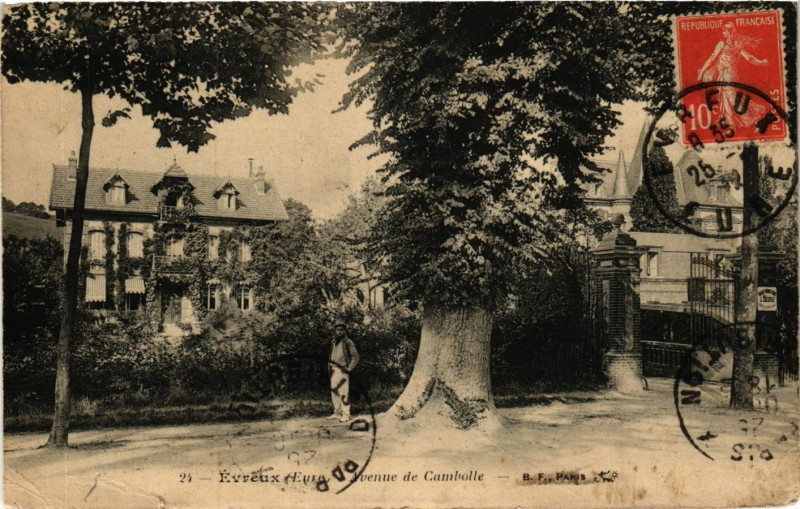 Carte postale ancienne Evreux - Avenue de Cambolle à Évreux