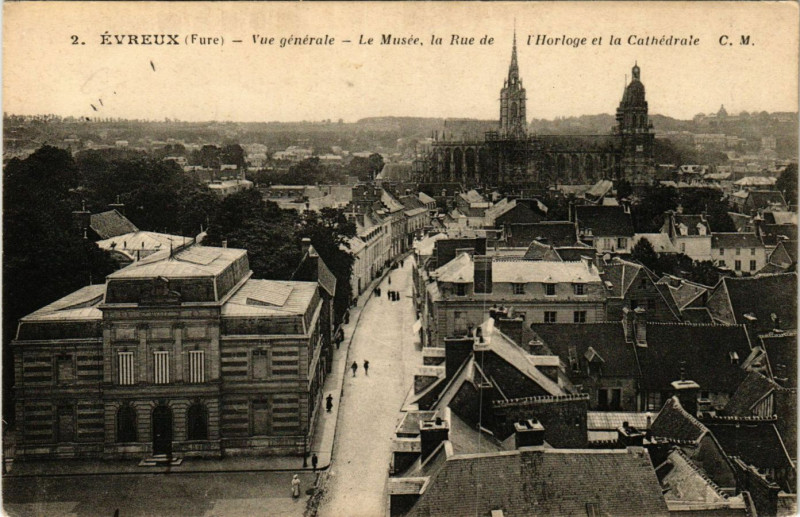 Carte postale ancienne Evreux - Vue générale - La Musée la Rue de l'Horloge et la à Évreux