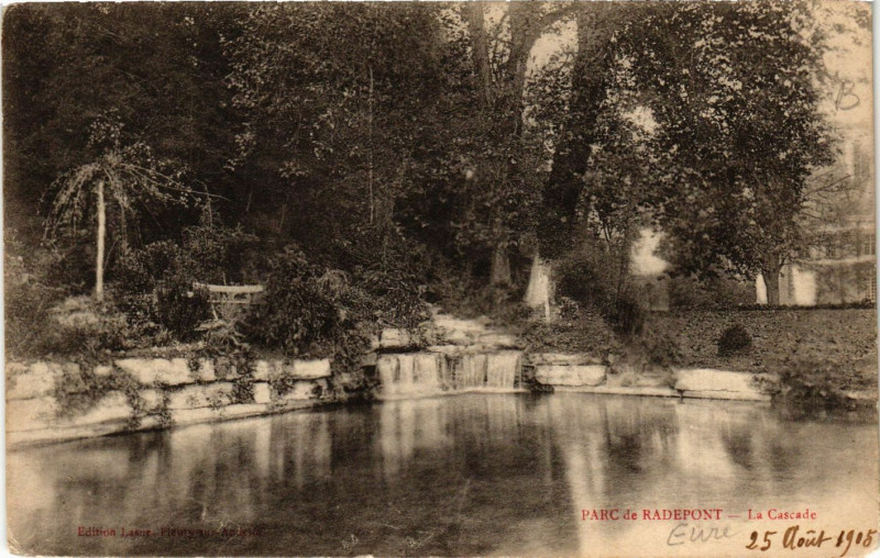 Carte postale ancienne Parc de Radepont - La Cascade à Radepont