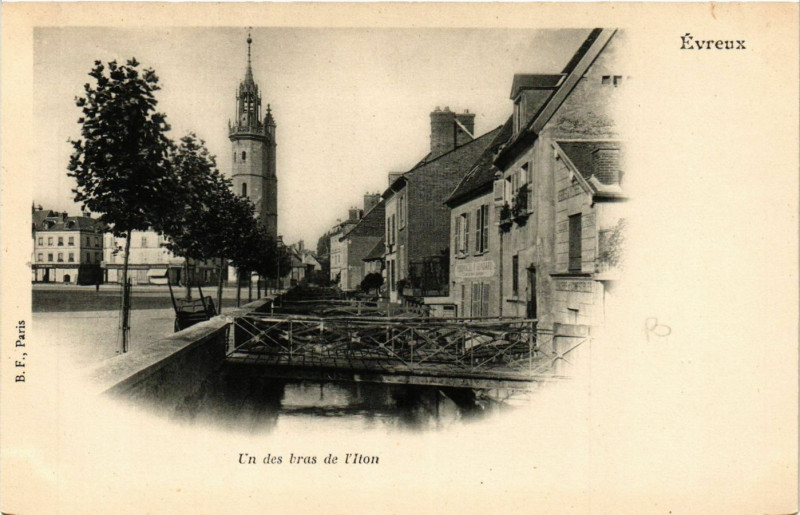 Carte postale ancienne Evreux - Un des bras de l'Iton à Évreux