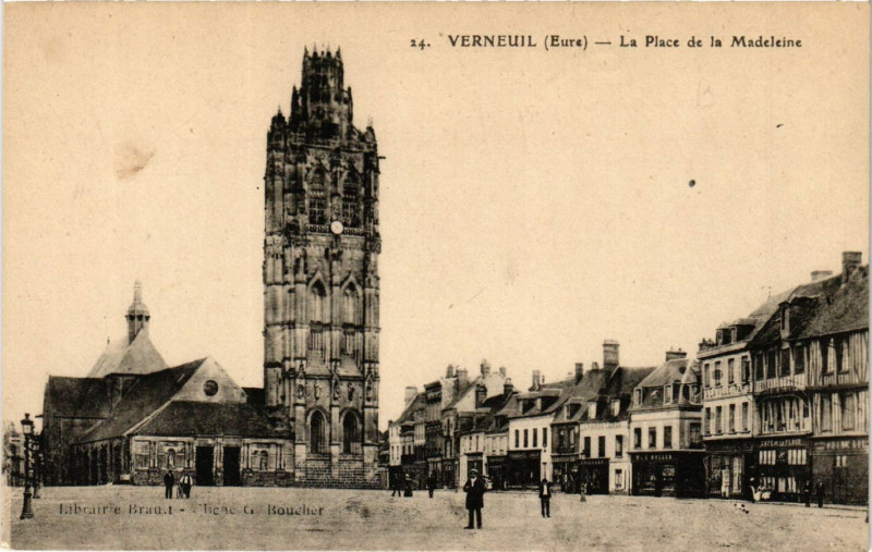 Carte postale ancienne Verneuil - La Place de la Madeleine