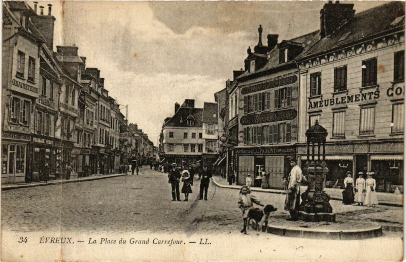 Carte postale ancienne Evreux - La Place du Grand Carrefour à Évreux