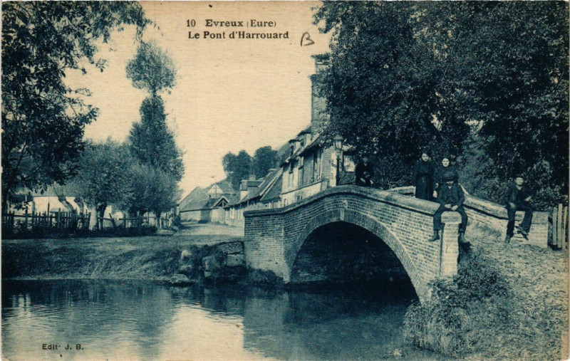 Carte postale ancienne Evreux - Le Pont d'Harrouard à Évreux