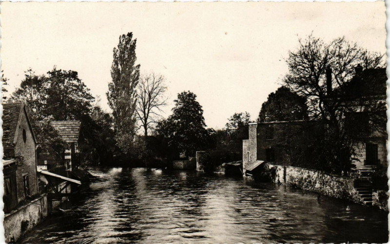 Carte postale ancienne Pacy-sur-Eure - Vue de l'Eure à Pacy-sur-Eure