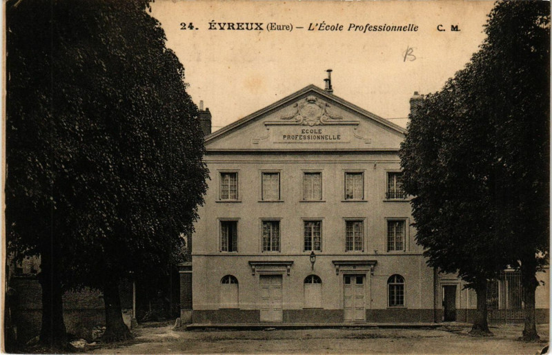 Carte postale ancienne Evreux - L'Ecole Professionnelle à Évreux