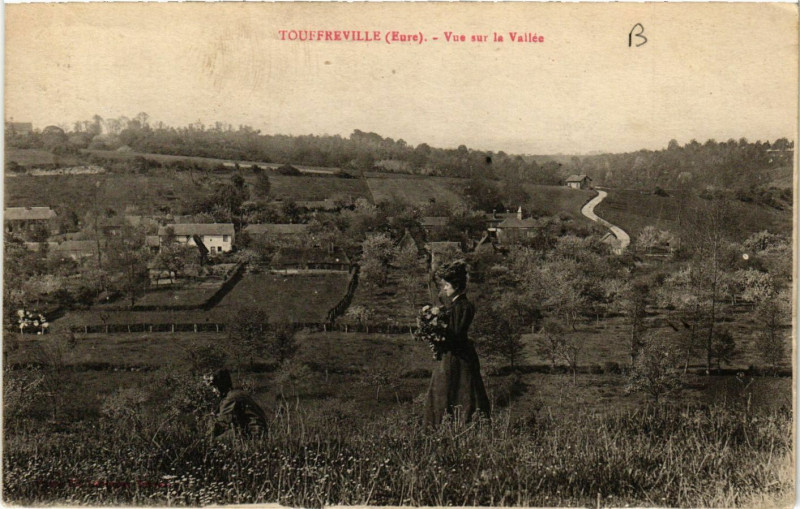 Carte postale ancienne Touffreville - Vue sur la Vallée à Touffreville