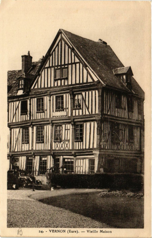Carte postale ancienne Vernon - Vieille Maison à Vernon