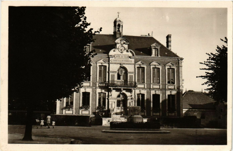 Carte postale ancienne Pacy-sur-Eure - l'Hotel de Ville à Pacy-sur-Eure