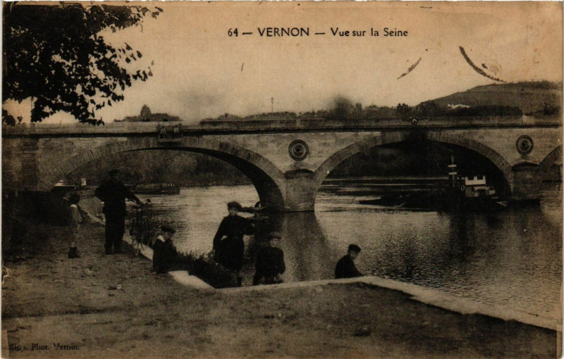 Carte postale ancienne Vernon - Vue sur ea Seine à Vernon
