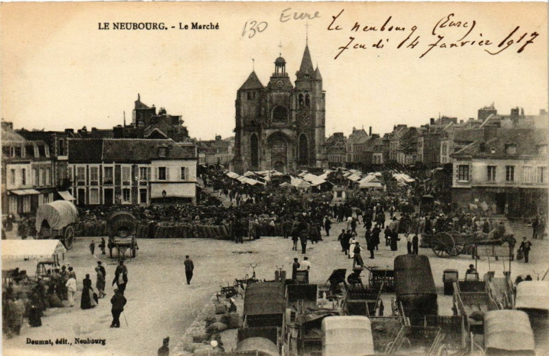 Carte postale ancienne Le Neubourg - Le Marche au Neubourg