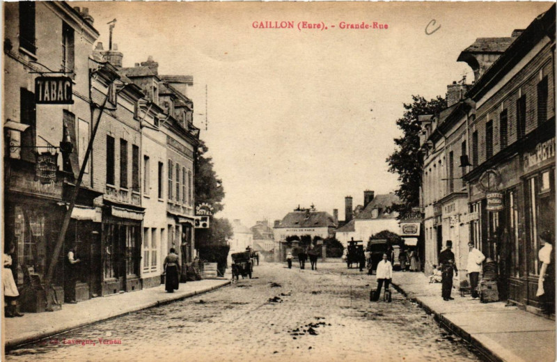 Carte postale ancienne Gaillon - Grande-Rue à Gaillon