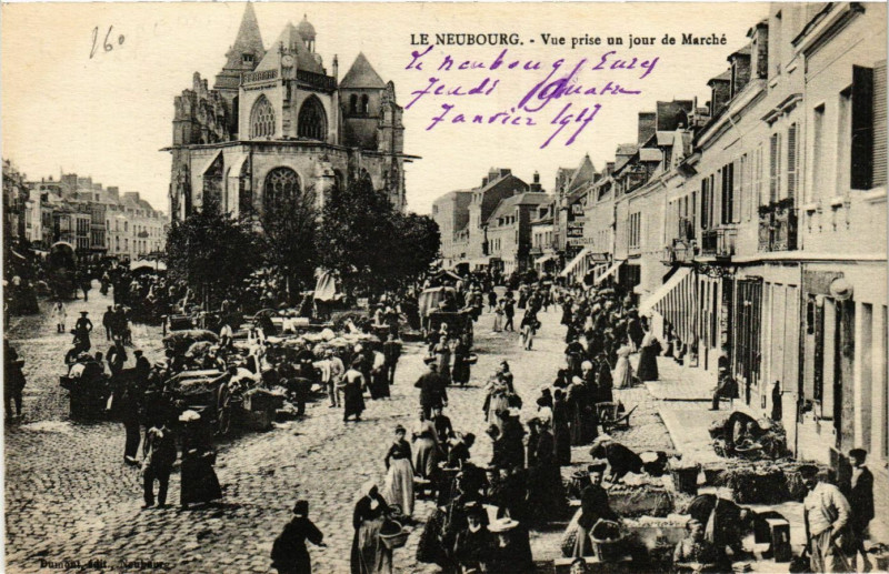 Carte postale ancienne Le Neubourg - Vue prise un jour de Marche au Neubourg
