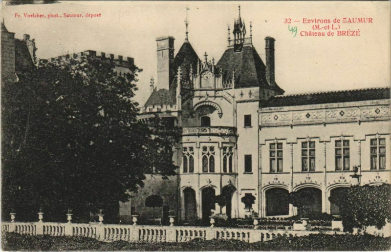 Carte postale ancienne Saumur Chateau de Breze à Saumur