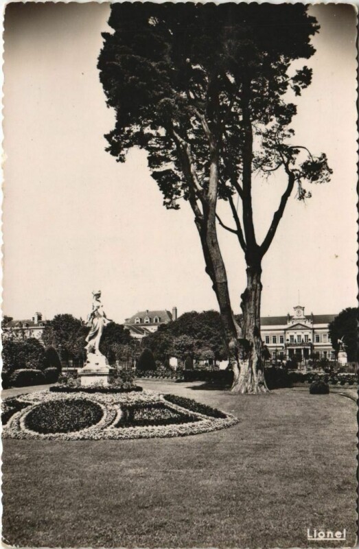 Carte postale ancienne Angers Le Jardin du Mail à Angers