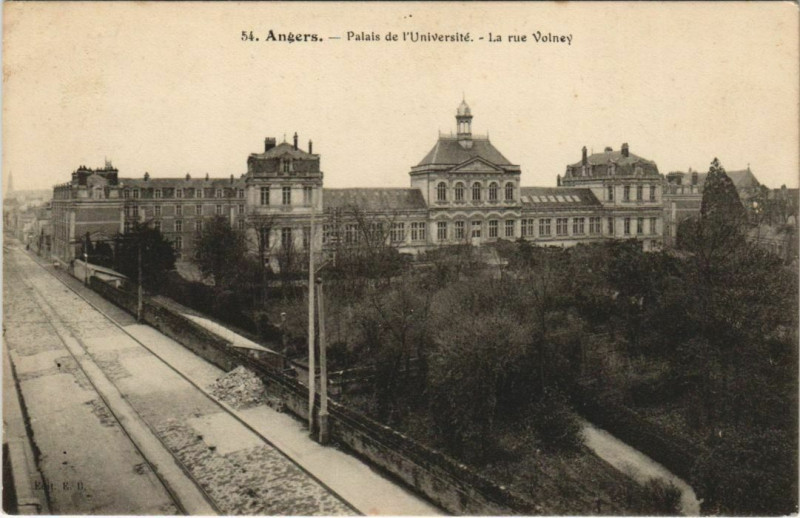 Carte postale ancienne Angers Palais de l'Universite à Angers