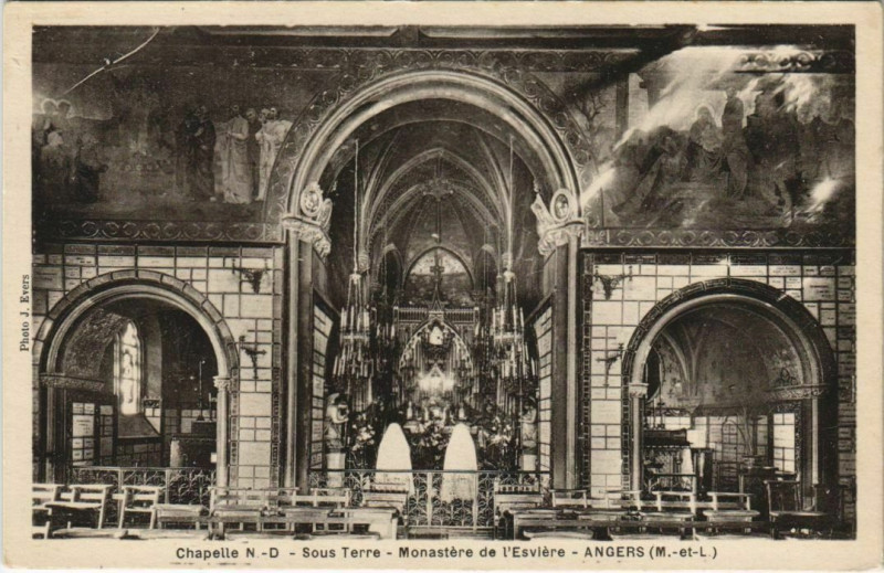 Carte postale ancienne Angers Chapelle à Angers