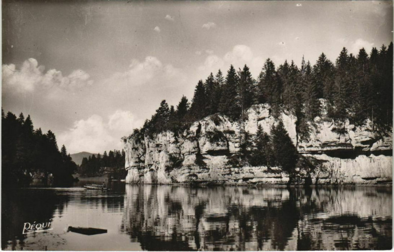Carte postale ancienne Bassins du Doubs - Rocher de l'Echo à Doubs