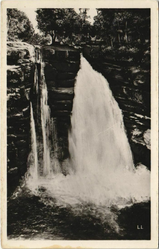Carte postale ancienne Villers-le-Lac Lac-ou-Villers - Le Saut du Doubs - Vu d'en Haut à Villers-le-Lac