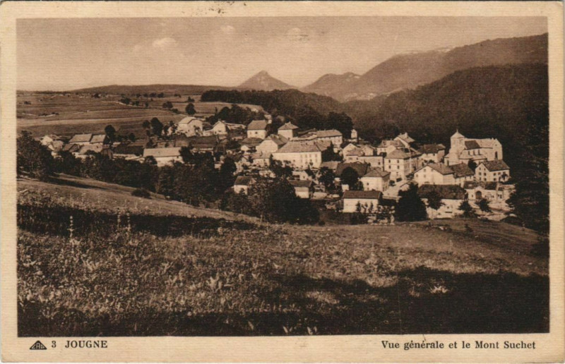 Carte postale ancienne Jougne Vue Generale et le Mont Suchet à Jougne