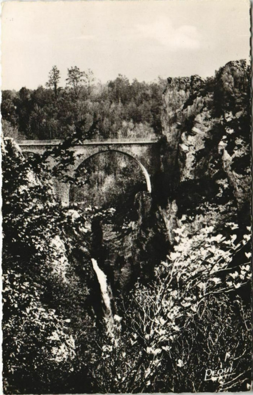Carte postale ancienne Nans-sous-Sainte-Anne Le Pont du Diable à Nans-sous-Sainte-Anne