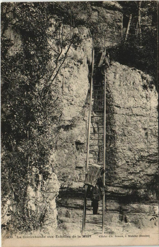 Carte postale ancienne Les Contrebande aux Echelles de la Mort