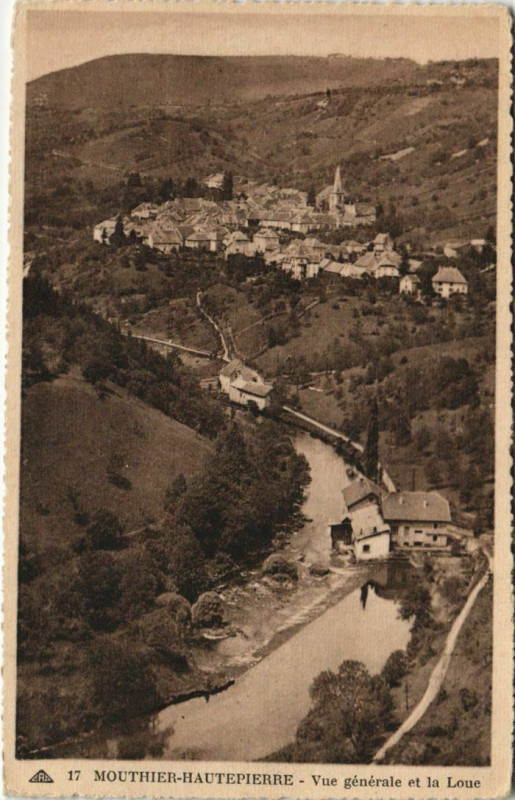 Carte postale ancienne Mouthier-Haute-Pierre Vue Generale et la Loue à Mouthier-Haute-Pierre
