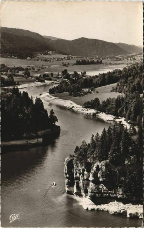 Carte postale ancienne Villers-le-Lac Lac-ou-Villers - Le Lac vu de la Suisse à Villers-le-Lac