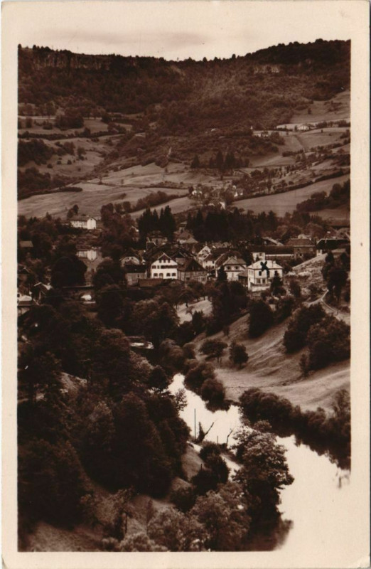 Carte postale ancienne Saint-Hippolyte Panorama et le Dessoubre à Saint-Hippolyte