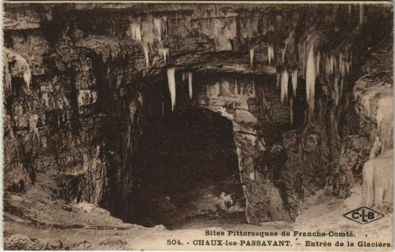 Carte postale ancienne Chaux-les-Passavant Entree de la Glaciere à Chaux-lès-Passavant
