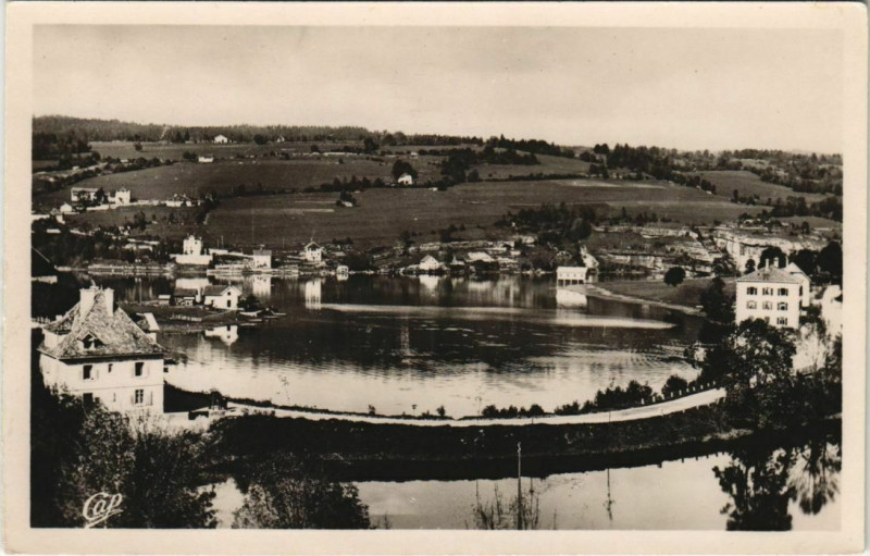 Carte postale ancienne Villers-le-Lac Lac de Chaillexon - Douanes Francaises et Suisse à Villers-le-Lac