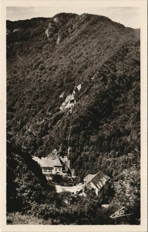 Carte postale ancienne Mouthier-Haute-Pierre L'Usine Electrique à Mouthier-Haute-Pierre