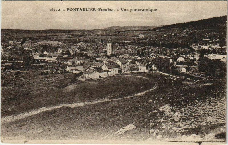 Carte postale ancienne Pontarlier Vue Panoramique à Pontarlier