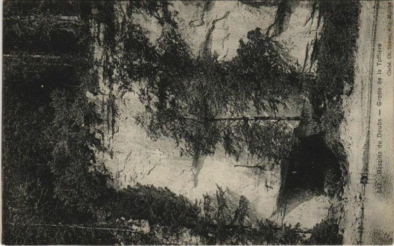 Carte postale ancienne Bassins du Doubs - Grotte de la Toffiere à Doubs