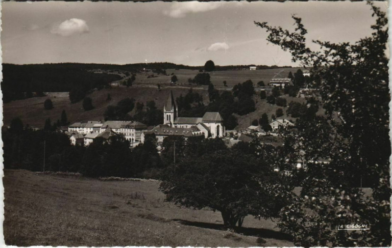 Carte postale ancienne Montbenoit Vue sur l'Abbaye à Montbenoît