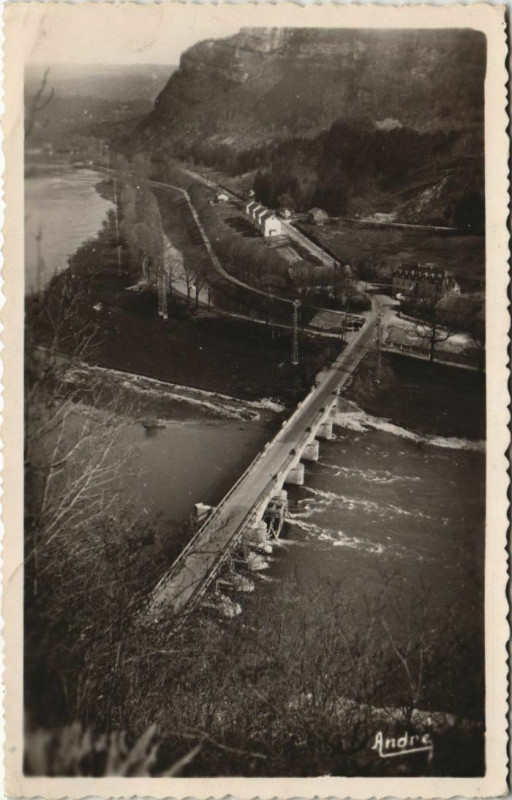 Carte postale ancienne Baume-les-Dames Le Pont sur le Doubs à Baume-les-Dames