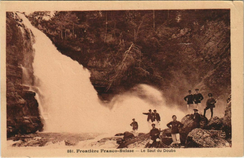 Carte postale ancienne Le Saut du Doubs - Frontiere Franco-Suisse à Doubs