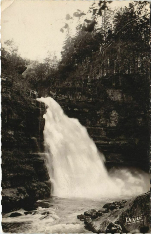 Carte postale ancienne Le Saut du Doubs à Doubs