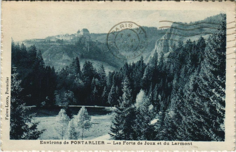 Carte postale ancienne La Cluse-et-Mijoux Les Forts de Joux et du Larmont à La Cluse-et-Mijoux