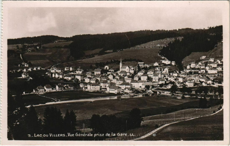 Carte postale ancienne Villers-le-Lac Lac-ou-Villers - Vue Generale prise de la Gare à Villers-le-Lac